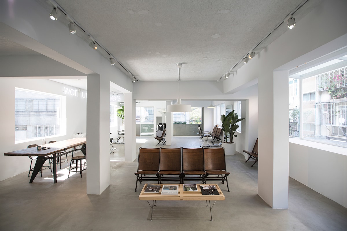 Sculptor Barber Leibal