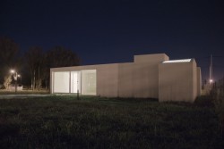Cisura House is a minimalist house located in Roldán, Argentina, designed by Manuel Cucurell + Sebastián Virasoro. The building is located in an rapidly developing area currently in the process of transformation. The development focuses on providing safety, while also responding to privacy and environmental transitions as well. (7)