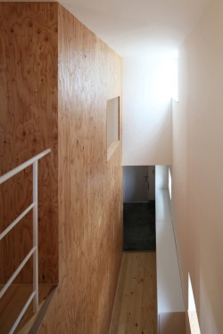 Five Voids House is a minimalist house located in Hokkaido, Japan, designed by Yamauchi Architects & Associates. The home epitomizes the amalgamation of traditional Japanese design with contemporary aesthetics. The interior utilizes Shoji doors, which serves as a partition to completely open up the space. The architects chose to leave some of the wooden wall structure exposed. (12)
