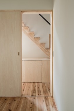 M-House is a minimalist house located in Osaka, Japan, designed by Coil Kazuteru Matumura Architects. The renovation involved the insertion of two rectangular volumes in order to improve light circulation. (11)