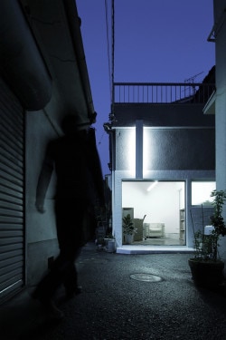House for Installation is a minimalist house located in Osaka, Japan, designed by Jun Murata. The project is a renovation for a small apartment that converts the space into an atelier and residence for artists. (1)