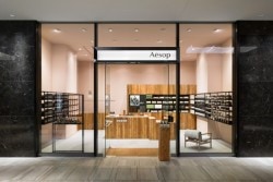 Aesop Osaka is a minimalist interior located in Osaka, Japan, designed by Torafu Architects. It has a glass front with a completely open facade facing the street. The high ceilings, and simple square plane of 7m became the site plan. (1)