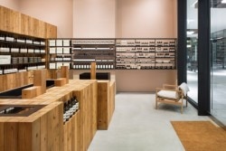 Aesop Osaka is a minimalist interior located in Osaka, Japan, designed by Torafu Architects. It has a glass front with a completely open facade facing the street. The high ceilings, and simple square plane of 7m became the site plan. (3)