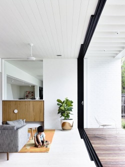 Westgarth House is a minimalist house located in Northcote, Australia, designed by Kennedy Nolan Architects. The site is on a corner in a leafy street. The area is quiet and would not feel out of place in a country town. (10)
