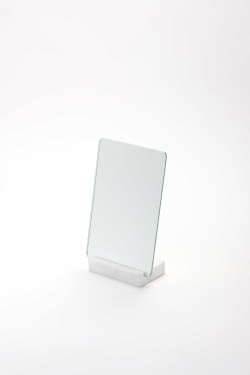 Marbelous Mirror is a minimalist design created by Spain-based designer Aparentment. (2)