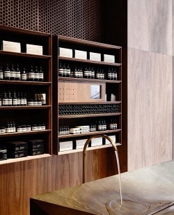 Aesop Emporium is a minimalist house located in Melbourne, Australia, designed by Kerstin Thompson Architects. Aesop Emporium luxuriates in the singular use of spotted gum timber. (5)