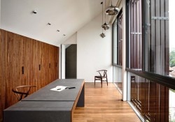 Vertical Court is a minimalist house located in Park, Singapore, designed by HYLA Architects. The project consists of a courtyard on two levels sitting in the center of this semi-detached house. (14)