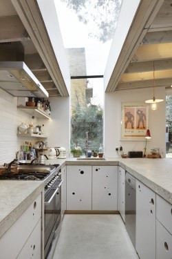Cooks Kitchen is a minimalist house located in London, England, designed by Fraher Architects Ltd. (5)