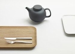 Olio is a minimalist design created by England-based designer Edward Barber & Jay Osgerby. Olio is new range of tableware by Edward Barber and Jay Osgerby for the ceramic company, Royal Doulton. (1)