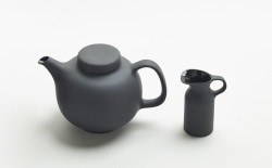 Olio is a minimalist design created by England-based designer Edward Barber & Jay Osgerby. Olio is new range of tableware by Edward Barber and Jay Osgerby for the ceramic company, Royal Doulton. (12)