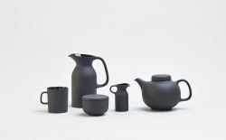 Olio is a minimalist design created by England-based designer Edward Barber & Jay Osgerby. Olio is new range of tableware by Edward Barber and Jay Osgerby for the ceramic company, Royal Doulton. (2)