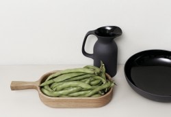 Olio is a minimalist design created by England-based designer Edward Barber & Jay Osgerby. Olio is new range of tableware by Edward Barber and Jay Osgerby for the ceramic company, Royal Doulton. (9)