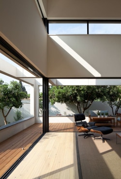 G House is a minimalist house located in Tel Aviv, Israel, designed by Paz Gersh Architects. (10)