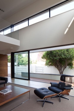 G House is a minimalist house located in Tel Aviv, Israel, designed by Paz Gersh Architects. (13)