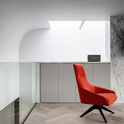 Percy Lane Mews is a minimalist house located in Dublin, Ireland, designed by ODOS architects. (12)