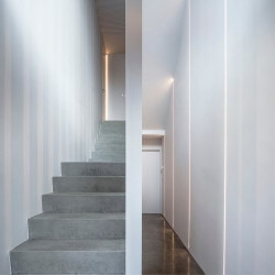 Percy Lane Mews is a minimalist house located in Dublin, Ireland, designed by ODOS architects. (4)