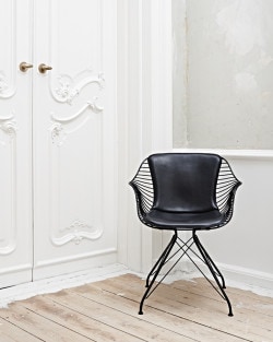 Wire Dining Chair is a minimalist design created by Denmark-based designer Overgaard & Dyrman. (6)