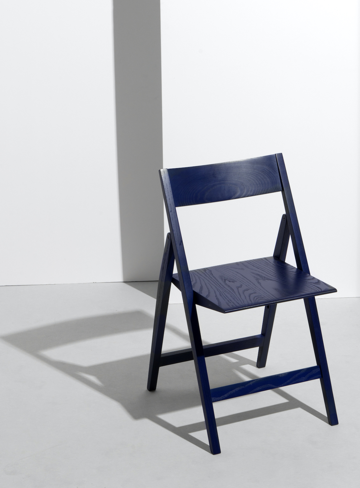 compass folding chair  leibal