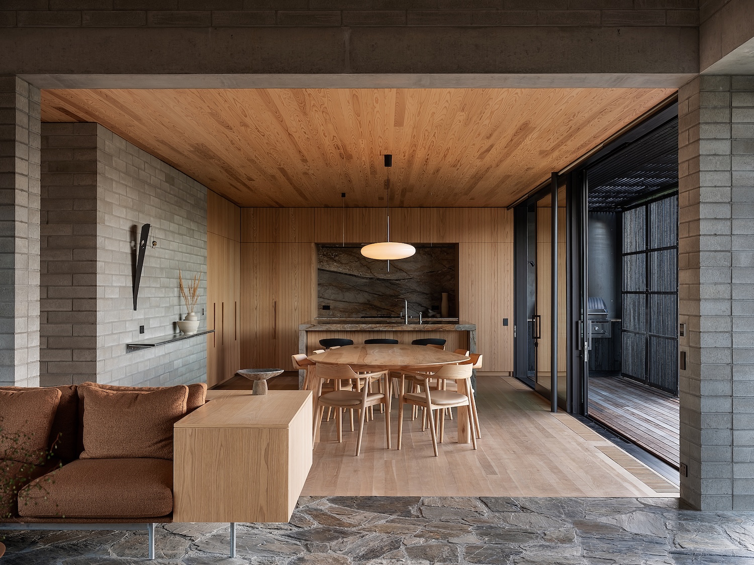 Leibal — Lake Brome Residence