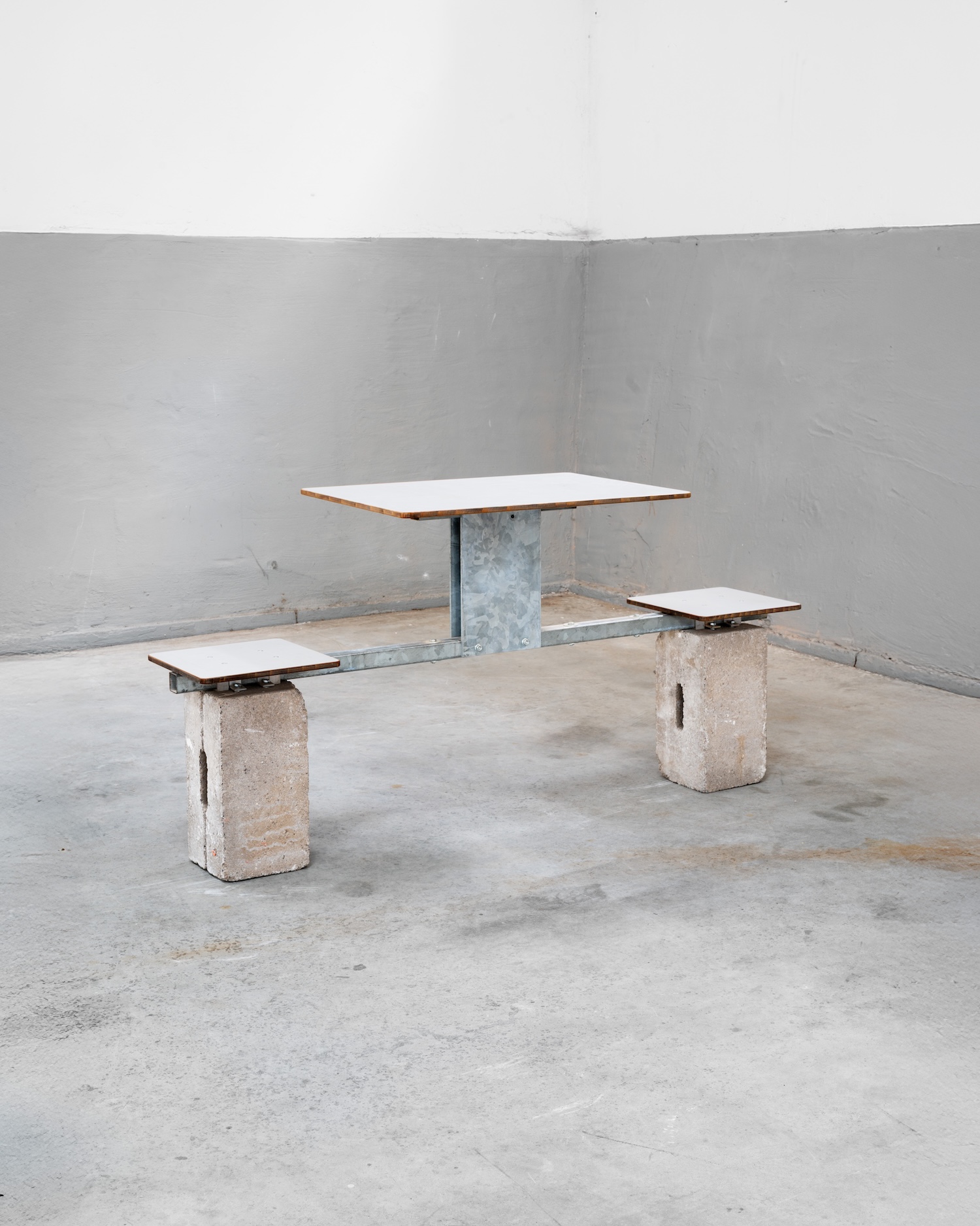 Pic-Nic Table